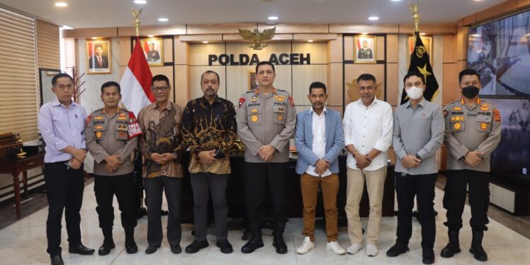 Teks Foto: Kapolda Aceh Irjen Pol. Ahmad Haydar Foto bersama dengan Ketua dan Pengurus BRA
