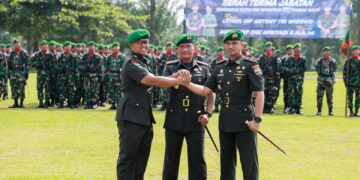 Ket Foto: Kolonel Inf Nur Wicahyanto (Tengah) Letkol inf Antony Triwibowo (Kiri Foto) dan Mayor Inf Diki Apriyadi (Kanan Foto)