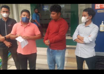 Keterangan Foto: Sepri Ijon Saragih SH.MH ( 2 dari kiri foto) didampingi Rekannya dari Kantor Hukum Sepri ijon Maujana Saragih dan Associate