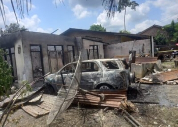 Foto: Kondisi Rumah dan Mobil Wartawan Ludes dibakar OTK di Labuhanbatu