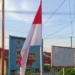 Foto : Bendera Merah Putih telah dipasang dengan yang baru di Kelurahan Asuhan, Sabtu, (27/07). (MS)