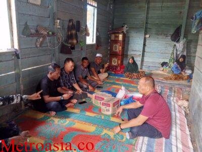 Peduli Korban Bencana, Bacalon Gubernur Aceh Bustami Hamzah Berikan Bansos