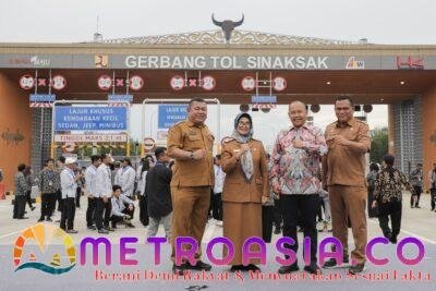 Wali Kota dr Susanti Didampingi Kadis Kominfo Johannes Sihombing Hadiri Peresmian Jalan Tol Trans Sumatera Oleh Presiden RI
