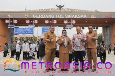 Wali Kota dr Susanti Didampingi Kadis Kominfo Johannes Sihombing Hadiri Peresmian Jalan Tol Trans Sumatera Oleh Presiden RI