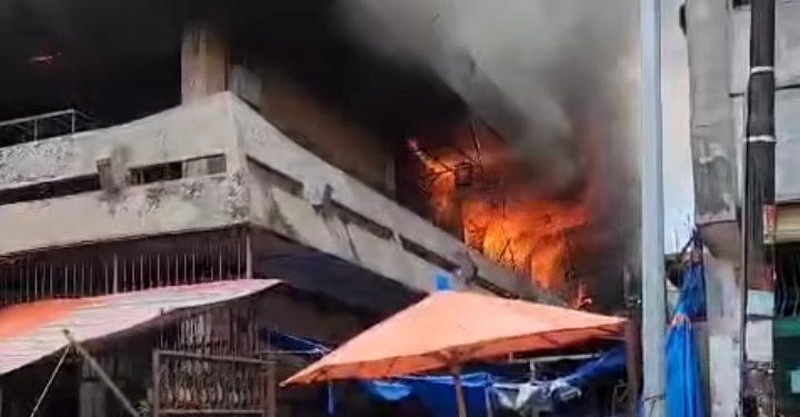 Breaking News!! Pasar Horas Siantar Terbakar