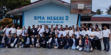 Keterangan Foto : Para Guru SMAN. 2 Pematangsiantar, Tim Paduan Suara COR Afetto Choir, Para Orangtua Siswa-i, Pelatih dan Pendamping. (Foto. Rilsman2)