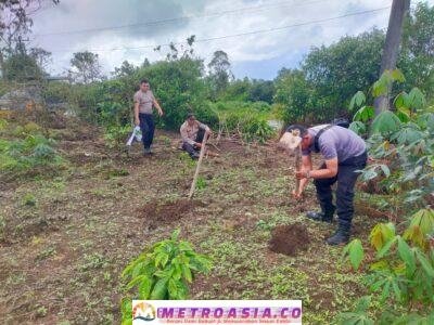 Dukung Asta Cita Presiden RI, Polsek Pangururan Bantu Persiapkan Lahan Ketahanan Pangan