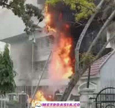 Diduga Korsleting, Gedung Dinas Pendidikan Sumatera Utara Terbakar
