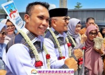 Hari Pertama, Bupati Dan Wakil Bupati Simalungun Disambut Meriah Oleh Kalangan Masyarakat
