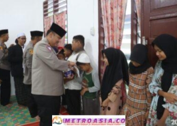 Kapolres Simalungun Berbagi Takjil Gratis Kepada Masyarakat