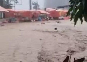 Parapat Banjir, Polres Simalungun Lakukan Pengalihan Arus Lalu Lintas