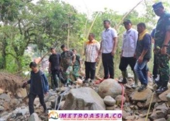Bupati Simalungun Dampingi Gubsu Tinjau Lokasi Banjir di Parapat