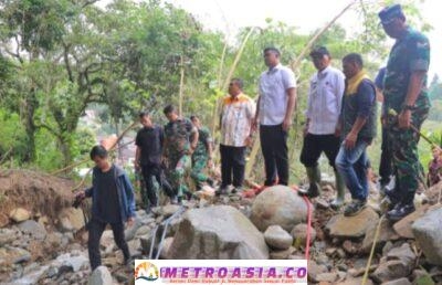Bupati Simalungun Dampingi Gubsu Tinjau Lokasi Banjir di Parapat