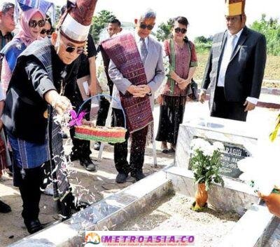 Bupati Simalungun Ziarah ke Makam Pelopor dan Tokoh Pendidik Simalungun Op. Guru Jason Saragih