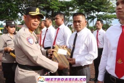 Personel Berprestasi dalam Pengungkapan Kasus Narkoba di Simalungun Mendapat Penghargaan