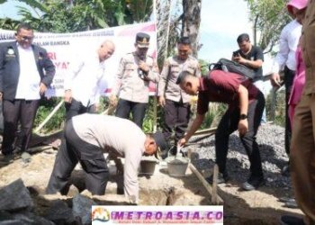Sepasang Lansia Mendapat Bantuan Bedah Rumah Dari Kapolres, Air Mata Kebahagian Membasahi Pipi