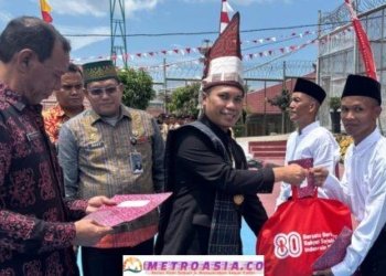 Wakil Bupati Simalungun Serahkan Surat Remisi Khusus kepada WBP Lapas Narkotika