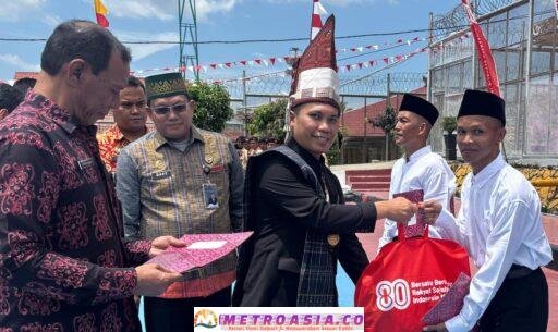 Wakil Bupati Simalungun Serahkan Surat Remisi Khusus kepada WBP Lapas Narkotika