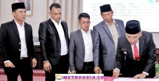 DPRD Simalungun Setujui Ranperda Tentang Pertanggungjawaban APBD TA 2024 dan Hasil Pemeriksaan BPK-RI Atas Laporan Keuangan Pemkab Simalungun TA 2024