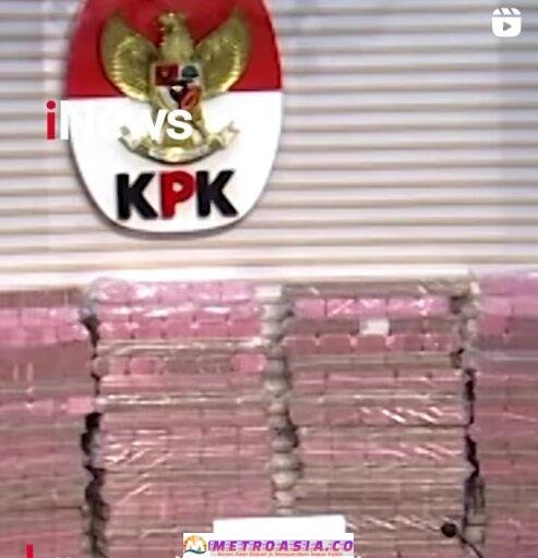 KPK Serahkan Tumpukan Uang Rp 883 M ke Taspen