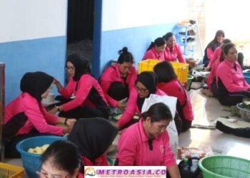 Bhayangkari Polres Simalungun Gelar Dapur Umum, Siapkan Ribuan Makanan untuk Korban Banjir dan Longsor Sumut