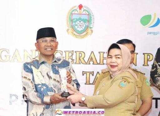 Bupati Simalungun Terima Penghargaan Paritrana Award 2025: Wujud Komitmen Dalam Memberikan Perlindungan Kepada Pekerja Rentan