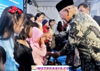 𝐁𝐮𝐩𝐚𝐭𝐢 𝐒𝐢𝐦𝐚𝐥𝐮𝐧𝐠𝐮𝐧 𝐇𝐚𝐝𝐢𝐫𝐢 𝐏𝐞𝐫𝐚𝐲𝐚𝐚𝐧 𝐍𝐚𝐭𝐚𝐥 𝐁𝐞𝐫𝐬𝐚𝐦𝐚 𝐔𝐧𝐢𝐯𝐞𝐫𝐬𝐢𝐭𝐚𝐬 𝐄𝐟𝐚𝐫𝐢𝐧𝐚: 𝐁𝐞𝐫𝐣𝐚𝐥𝐚𝐧 𝐁𝐞𝐫𝐬𝐚𝐦𝐚 𝐃𝐚𝐥𝐚𝐦 𝐁𝐞𝐥𝐚𝐫𝐚𝐬𝐚, 𝐌𝐞𝐧𝐠𝐠𝐞𝐧𝐝𝐨𝐧𝐠 𝐁𝐞𝐛𝐚𝐧 𝐒𝐞𝐬𝐚𝐦𝐚