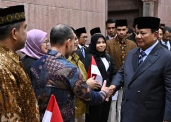 Mahasiswa Dan Diaspora di Persatuan Emira Arab Sambut Kedatangan Prabowo