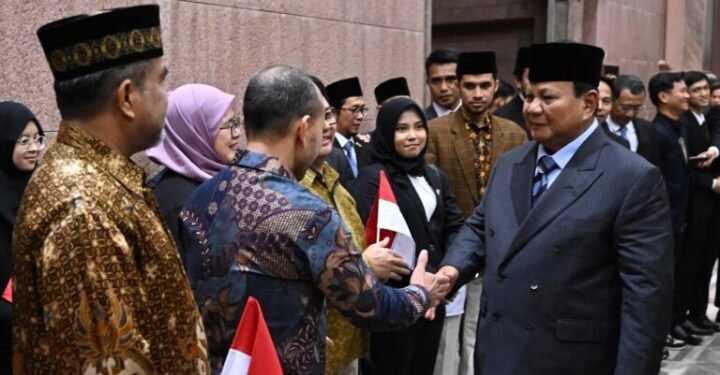 Mahasiswa Dan Diaspora di Persatuan Emira Arab Sambut Kedatangan Prabowo