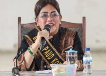 Terharu dan Bahagia, Ny Liswati Naikkan Uang Kehormatan Guru PAUD SAB