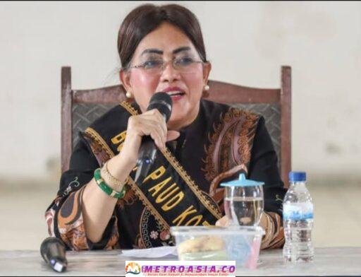 Terharu dan Bahagia, Ny Liswati Naikkan Uang Kehormatan Guru PAUD SAB