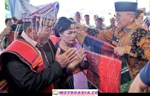 Bupati Simalungun Hadiri Pesta Parerean/Tugu Tambak Pomparan Op Bima Sinaga di Kecamatan Hatonduhan