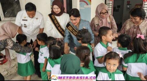 Ny Liswati Kunjungi 6 PAUD SAB di Kecamatan Siantar Martoba, Ajak Murid Bersenam dan Bernyanyi Bersama