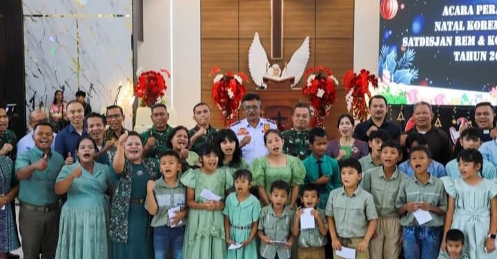 Wali Kota Wesly Berikan Tali Asih di Perayaan Natal Oikumene Korem 022/PT, Satdisjan Rem, dan Kodim 0207/Simalungun