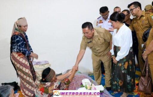 Melayat Almarhum Benny Sirait, Wali Kota Wesly dan Ny Liswati Sampaikan Turut Berduka Cita