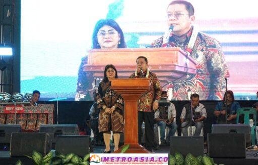 Wali Kota Pematangsiantar Wesly Silalahi SH MKn Didampingi Ketua TP PKK Kota Pematangsiantar Menghadiri Syukuran Bona Taon Pomparan Silalahi Raja Boru Ibebere