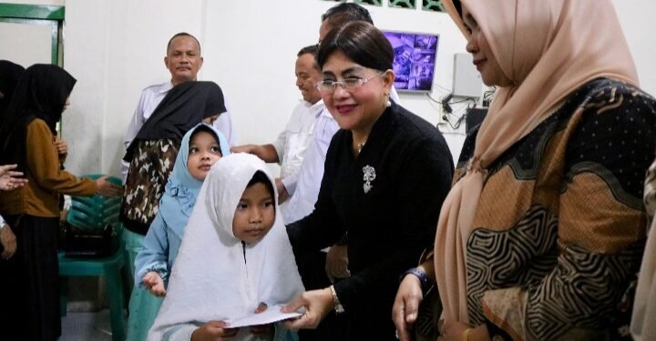 Ketua TP PKK Kota Pematangsiantar Menghadiri Ramadhan Berbagi Perumda Tirta Uli di Panti Asuhan PA