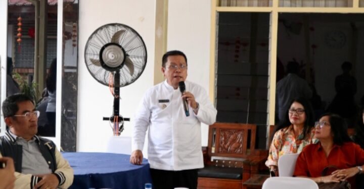 Wali Kota Pematangsiantar Didampingi Sekda Berdiskusi Dengan Dewan Pendidikan Kota Pematangsiantar