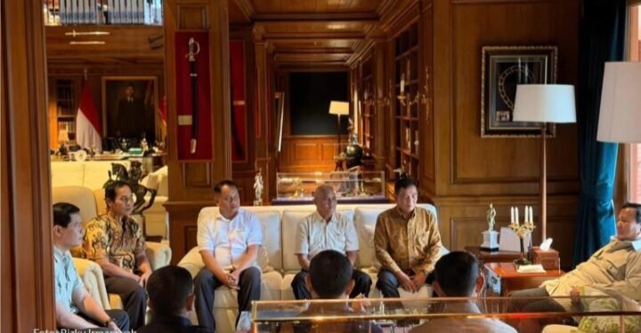 Seskab Teddy Ungkap Momen Hangat Silaturahmi Presiden Prabowo dengan Mantan Ajudan dan Pengawal di Hambalang