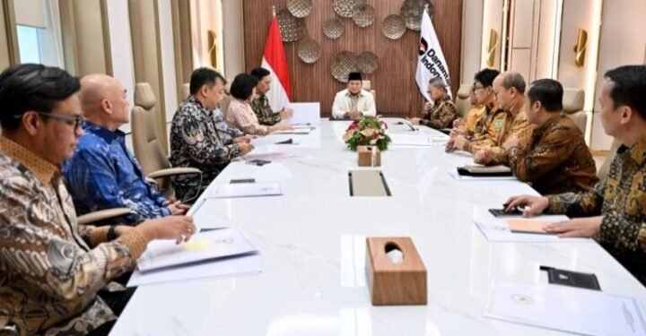 Presiden Prabowo Bahas Dampak Konflik Timur Tengah terhadap Ekonomi Global bersama DEN dan Sejumlah Menteri