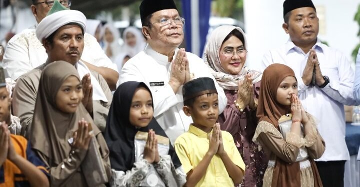 Berbuka Puasa Dengan Anak Yatim, Walikota Siantar Beliin Baju Lebaran