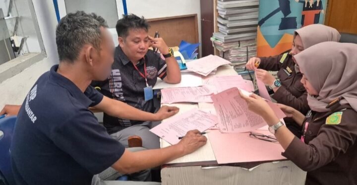 Setengah Miliyar, Mantan Ketua BUMNag Dolok Marangir II Diserahkan ke Jaksa