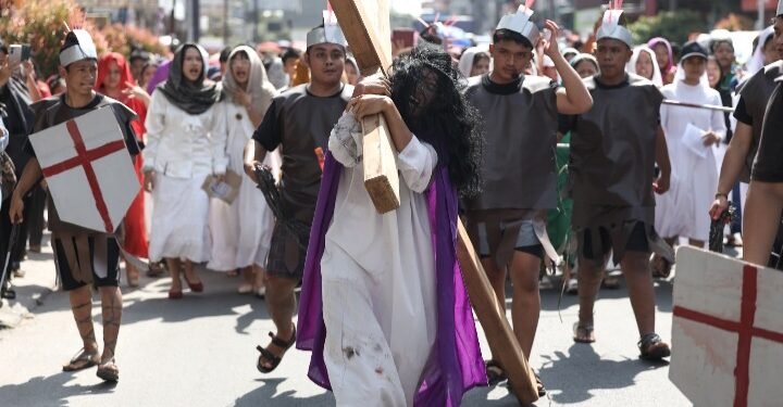 Menghadiri acara Jalan Salib, Walikota Pematangsiantar Berikan Apreseasi