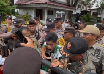 Pematangsiantar Memanas, Massa Minta Walikota Copot Junaidi Dari Jabatan Sekda