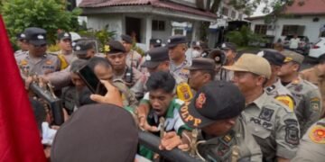 Pematangsiantar Memanas, Massa Minta Walikota Copot Junaidi Dari Jabatan Sekda