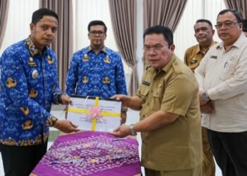Walikota Pematangsiantar Serahkan DKP, SPPT, PBB P-2 Tahun 2026