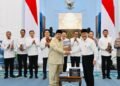 Presiden Prabowo Terima 10 Buku Rekomendasi, Reformasi Polri Ditargetkan Berjalan hingga 2029