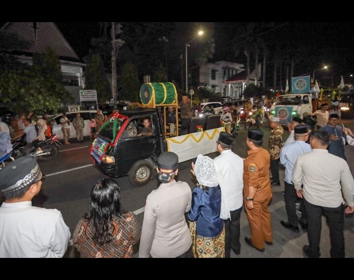 Wali Kota Pematangsiantar Ketua TP PKK  Melepas Pawai Takbir Idul Adha 1447 H/2026 M