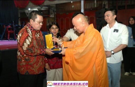 WaliKota Pematangsiantar Menghadiri Malam Doa dan Festival Malam Waisak 2570 Buddhist Era