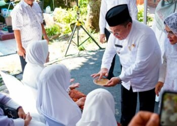 WaliKota Pematangsiantar Bersama Ketua TP PKK, Wakil WaliKota dan Unsur Forkopimda Tepung Tawari Jamaah Haji/Hajjah